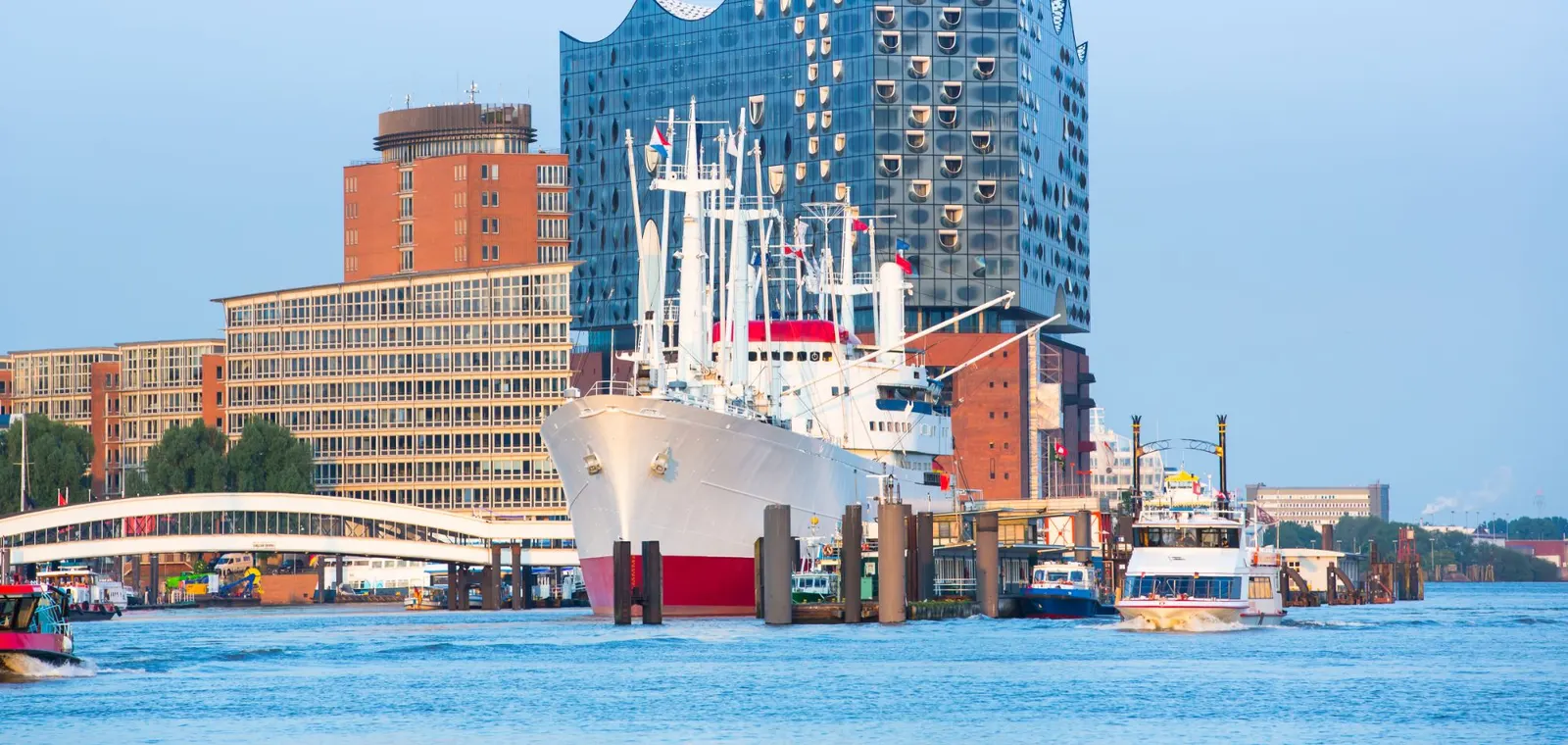 Elbphilharmonie with the museum ship Cap San Diego