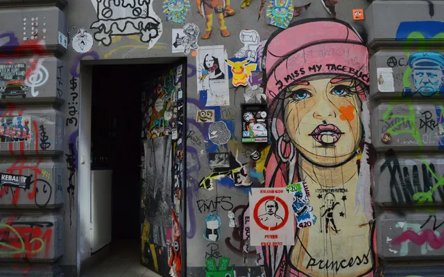 Street art on a house wall in Hamburg’s Schanzenviertel